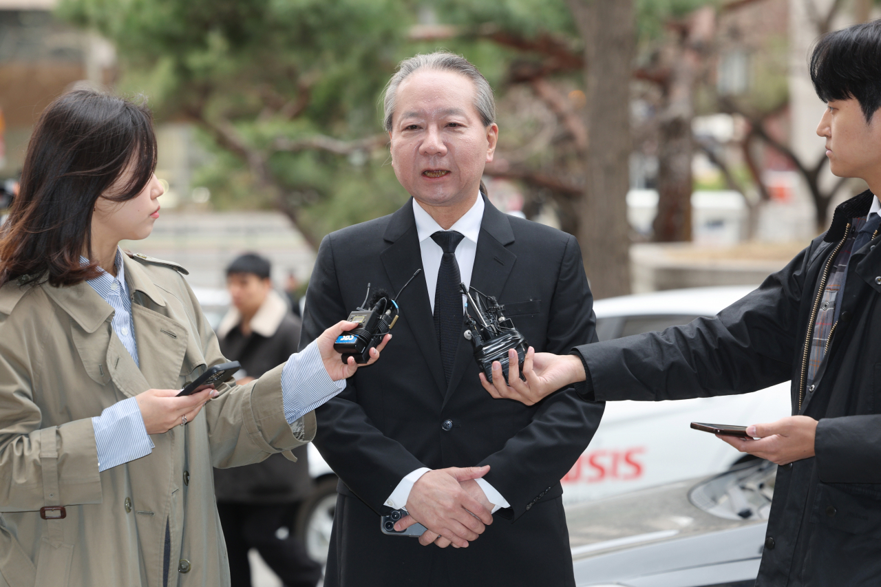 Joo Soo-ho, the chief spokesperson of the Korean Medical Association, appears for questioning at the Seoul Metropolitan Police Agency in Seoul on Monday. (Yonhap)