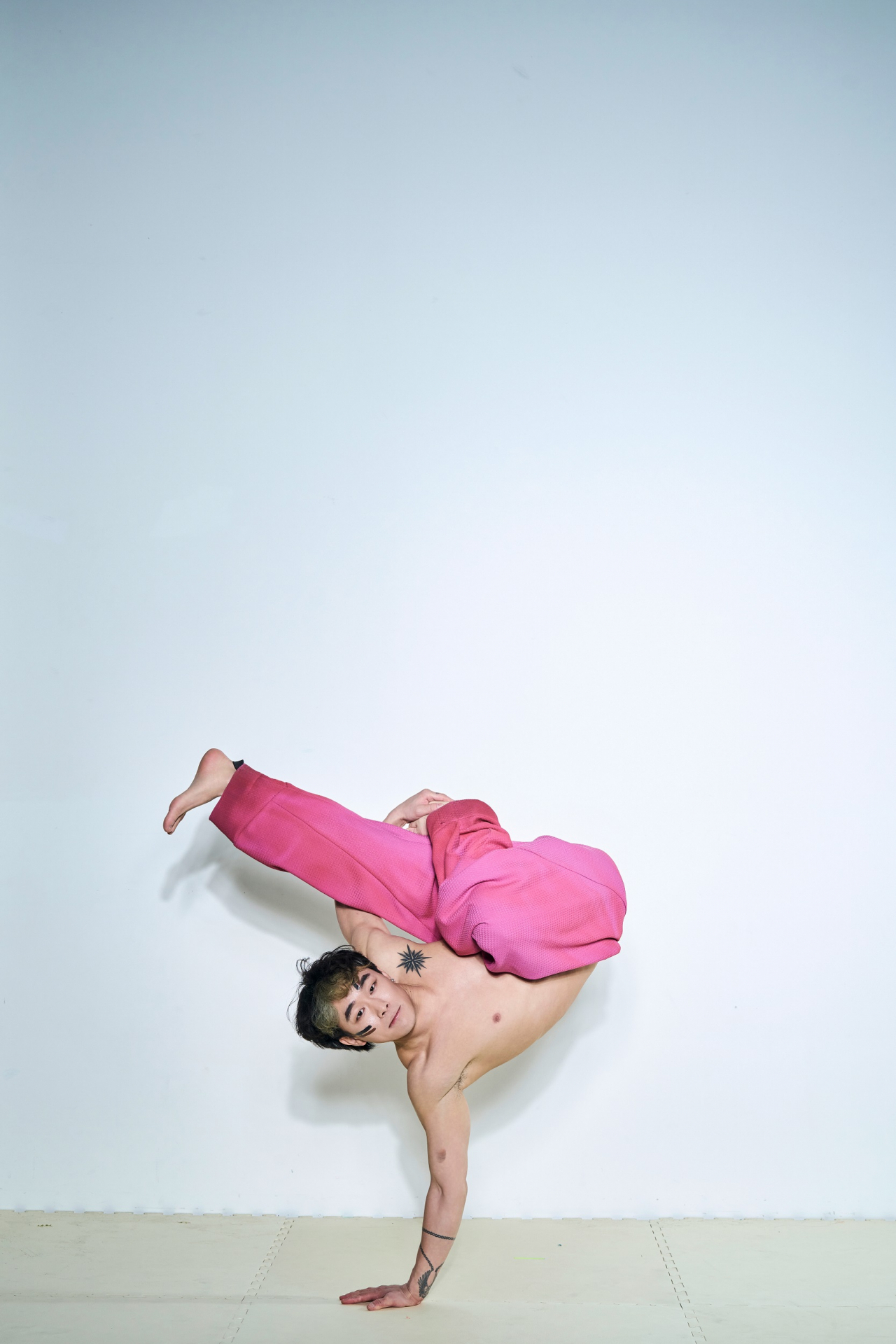 Breakdancer Lee Jae-bum (Mast International)