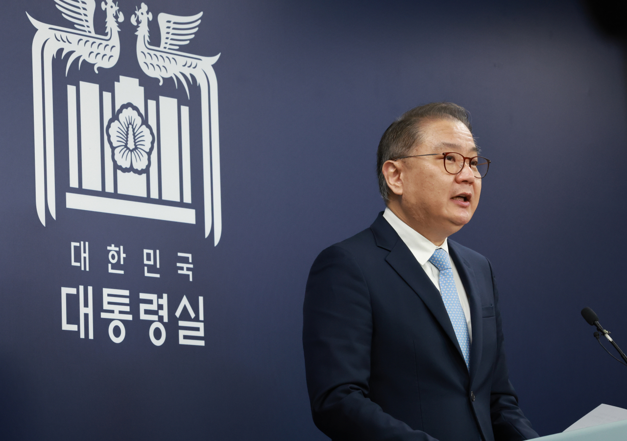 Park Sang-ook, senior presidential secretary for science and technology, speaks in a press briefing at the presidential office in Seoul on Wednesday. (Yonhap)
