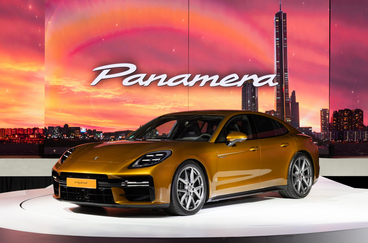 The new Panamera (Porsche Korea)