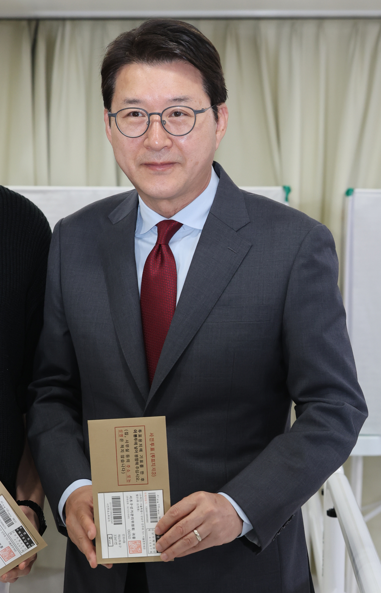 Journalist-turned-lawmaker Shin Dong-wook (Newsis)