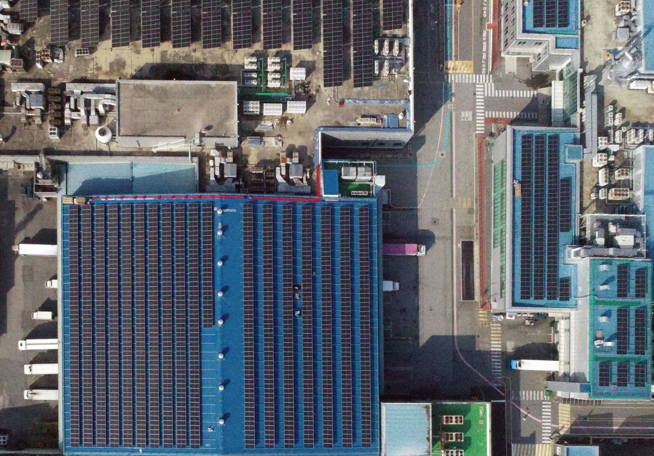 HD Hyundai Energy Solution's solar panels are installed on the rooftops of CJ CheilJedang's plant in Jincheon, North Chungcheong Province. (HD Hyundai)