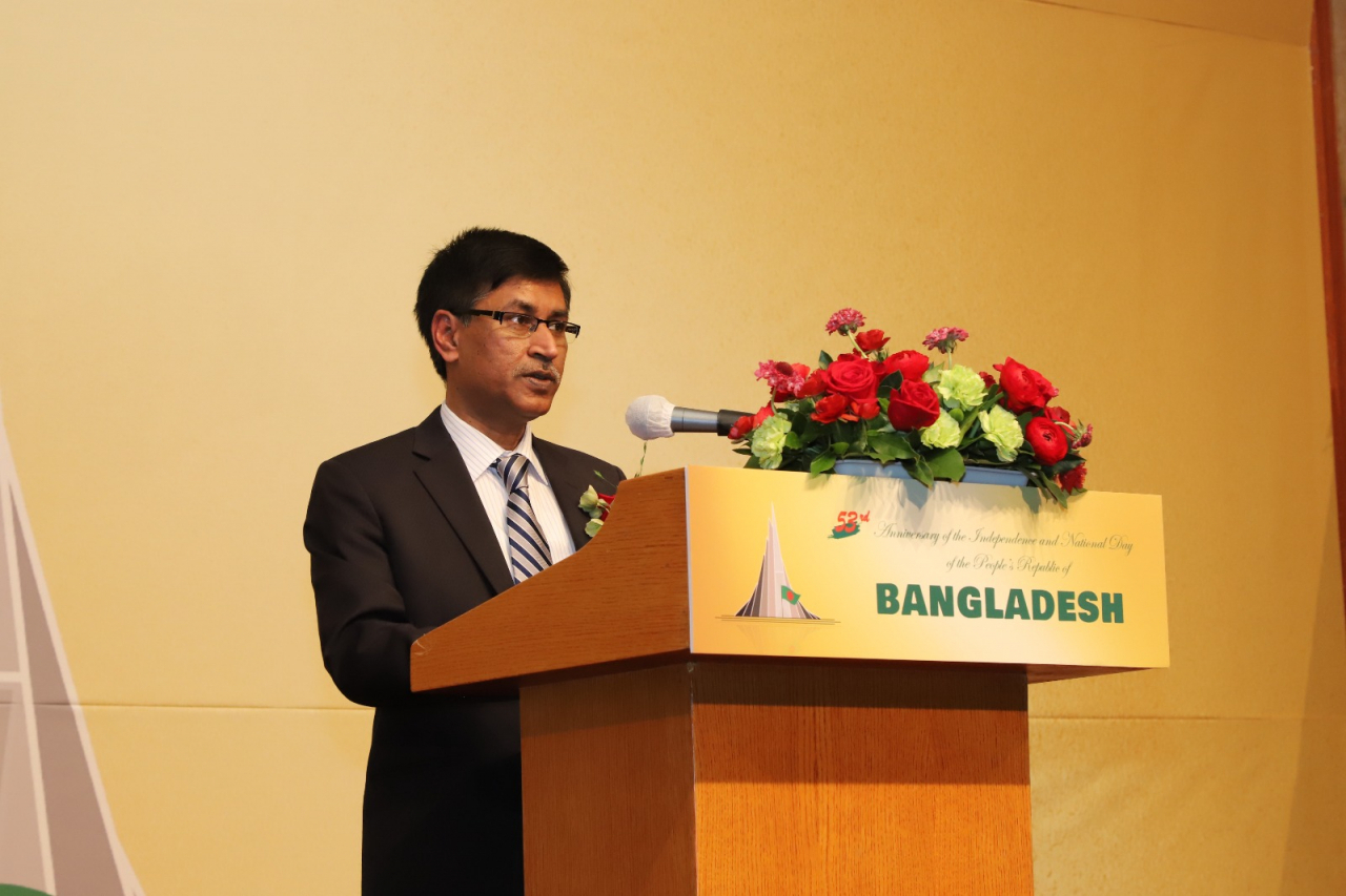 Bangladeshi ambassador to South Korea Delwar Hossain delivers remarks at the commemoration of 53rd Independence Day of Bangladesh at Lotte Hotel in Jung-gu, Seoul on Monday. (Bangladesh Embassy in Seoul)