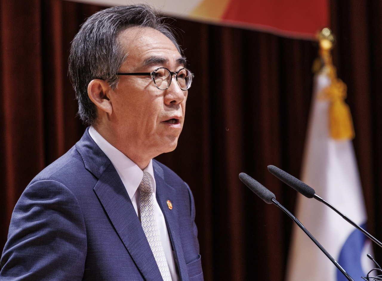 Foreign Minister Cho Tae-yul delivers opening remarks during an annual conference of chiefs of overseas diplomatic missions on Monday, which commences on the same day and will continue until Friday. (Yonhap)