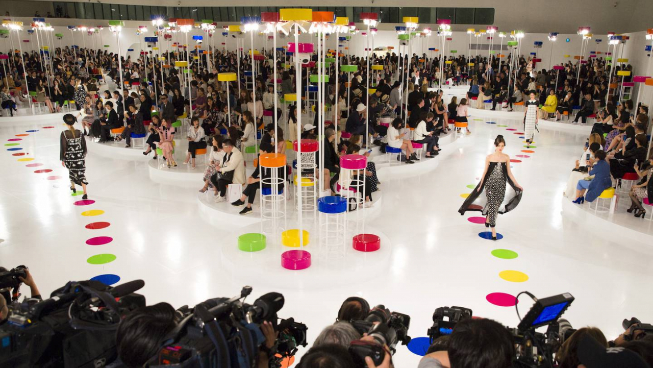 The “Chanel Cruise Show,” a fashion show featuring German designer Karl Lagerfeld’s designs, took place in May 2015 at the Dongdaemun Design Plaza. (Seoul Design Foundation)
