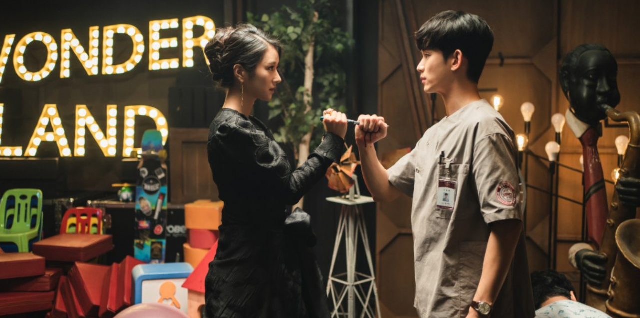 A scene from tvN TV series 