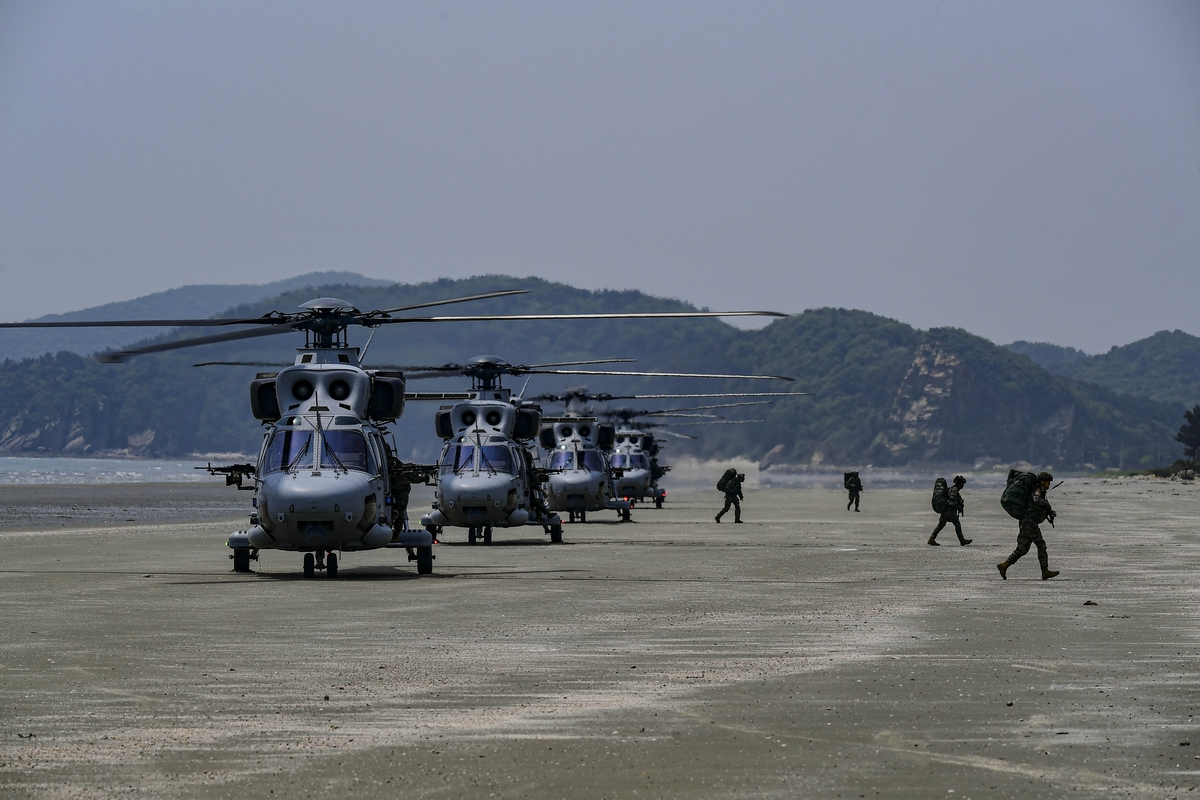 MUH-1 Marineon helicopters participate in joint drills held to protect northwestern border islands. (Marine Corp.)