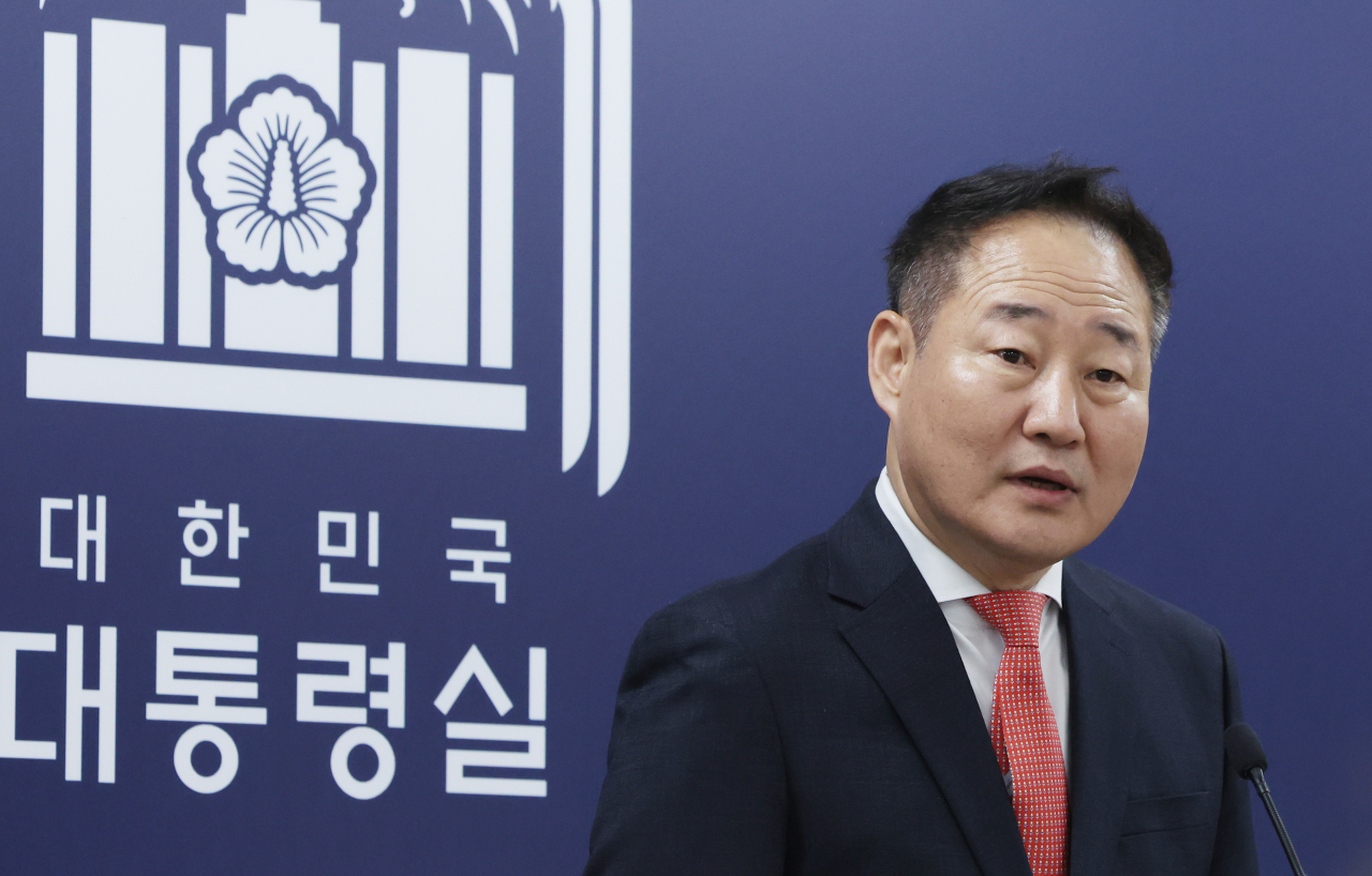 Jeon Kwang-sam, new senior presidential secretary for civil and social agenda, speaks to reporters at the presidential office in Seoul on Friday. (Yonhap)