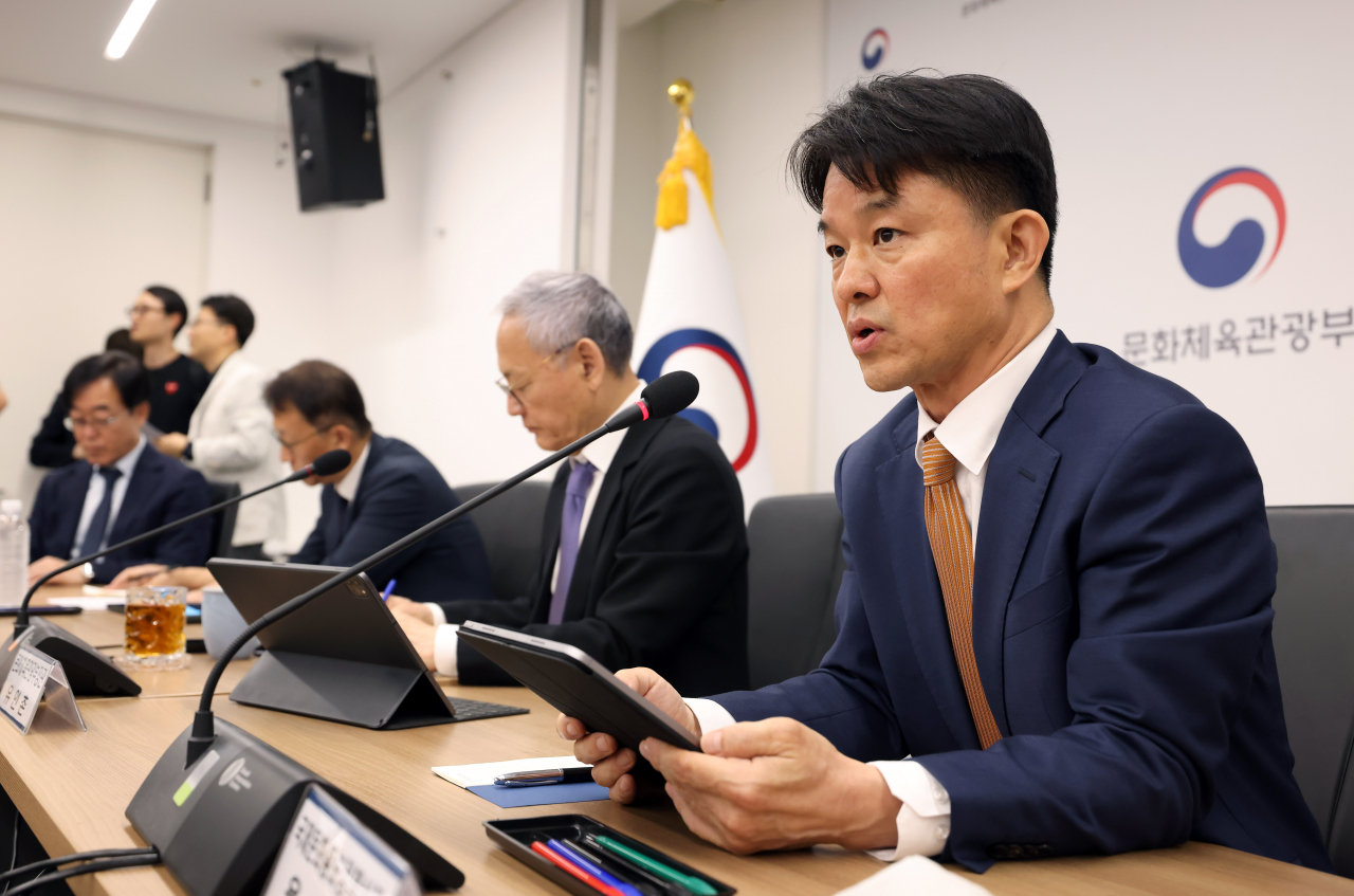 Yong Ho-seong (first from right), deputy minister for International Cultural Affairs and Public Relations Office, during a press conference on May 23 held at the National Museum of Modern and Contemporary Art, Korea, in Seoul. (Ministry of Culture, Sports and Tourism)