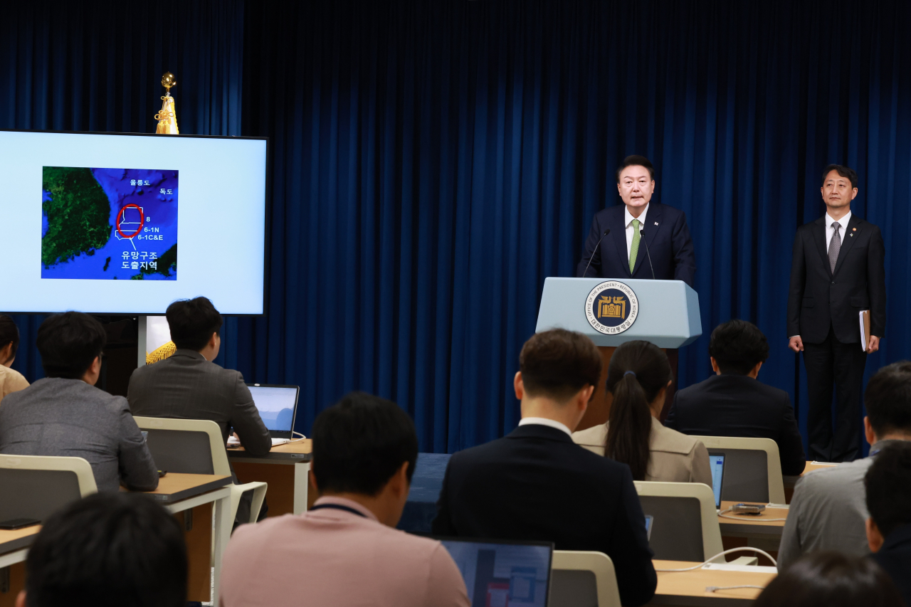 President Yoon Suk Yeol speaks in a briefing over the potential of vast oil and gas deposits in the East Sea at the presidential office in Seoul on Monday. (Yonhap)