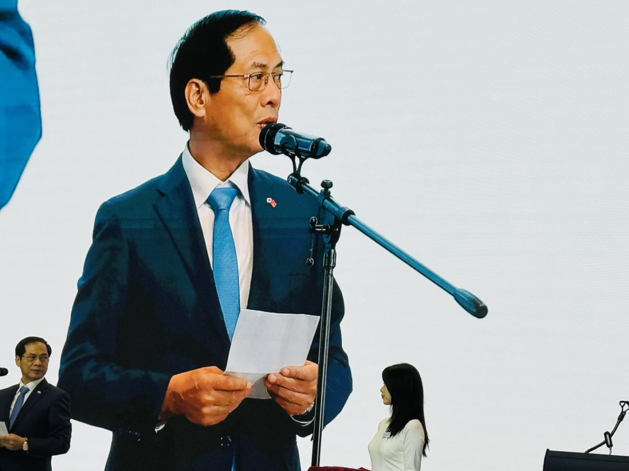 Vietnamese Foreign Minister Bui Thanh Son delivers remarks at the kick-off ceremony for Vietnamese Business in Seoul (BAViK) at Glad Hotel Yeouido in Yeongdeungpo-gu, Seoul on Thursday. (Sanjay Kumar/The Korea Herald)