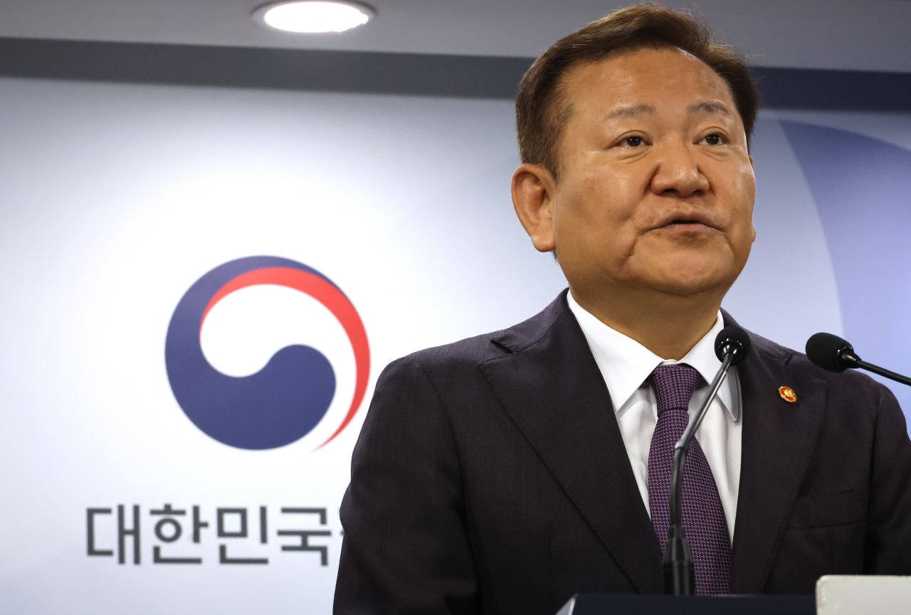 Interior Minister Lee Sang-min speaks during a briefing held in the Government Complex Seoul on Monday. (Yonhap)