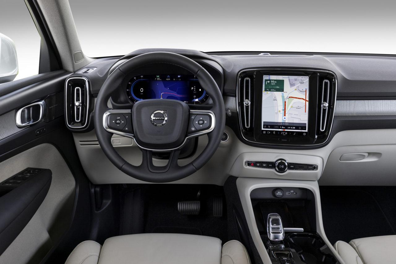 Featuring the Tmap navigation system and its AI-driven voice assistant NUGU, the XC40 provides an infotainment experience tailored to Korean drivers’ preferences. (Volvo Car Korea)