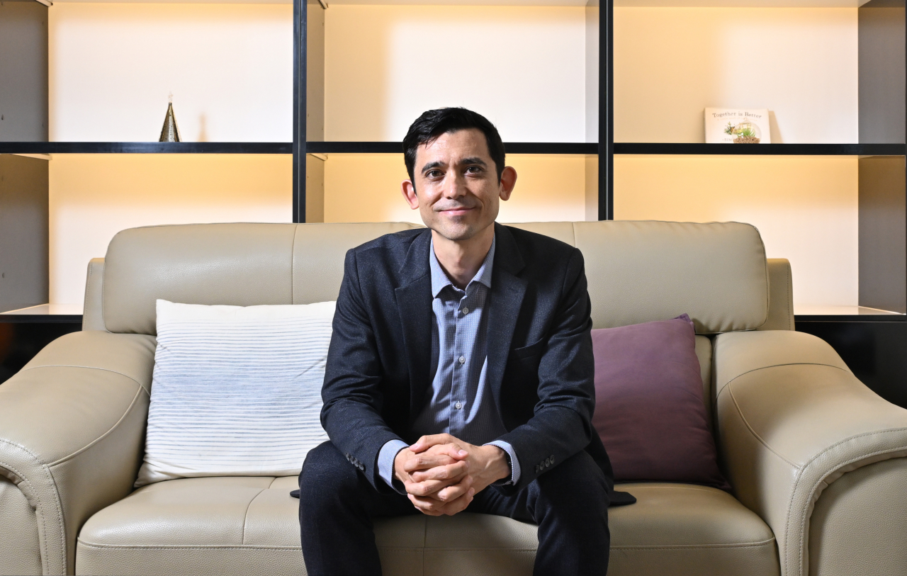 Psychologist Chad Ebesutani poses for a photograph at his office in Seoul. (Im Se-jun/The Korea Herald)