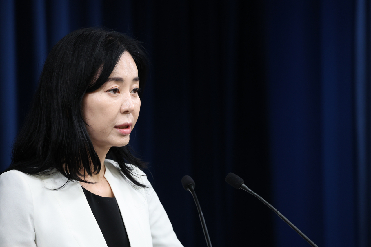 Jeong Hye-jeon, a presidential spokesperson, speaks during a press briefing at the presidential office in Seoul on Sunday. (Yonhap)