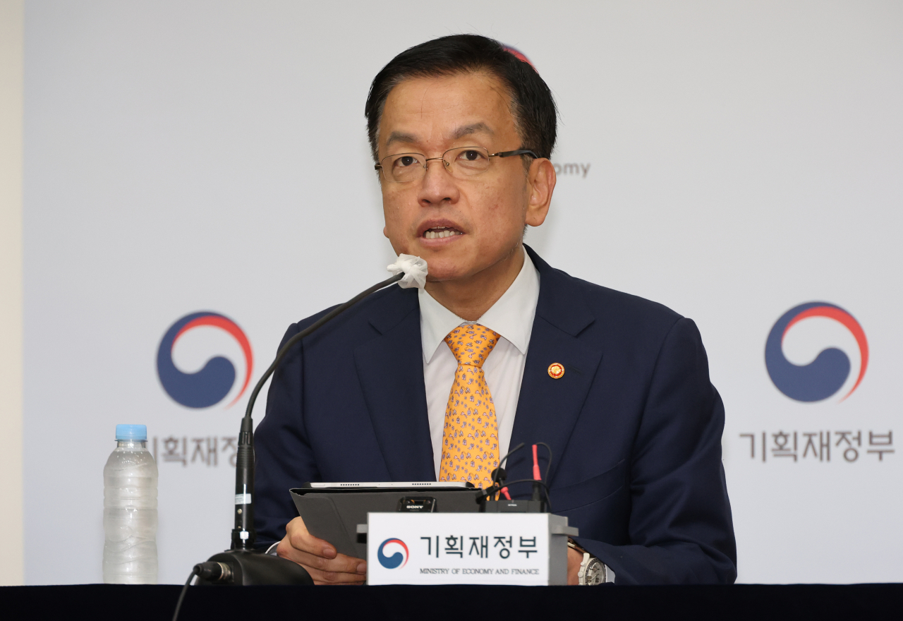 Finance Minister and Deputy Prime Minister Choi Sang-mok speaks during a press briefing about the tax code revision held at the government complex in Sejong City on Monday. (Newsis)