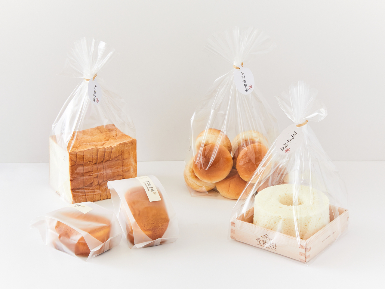 SCP Group's bread products made of rice produced in Pyeongtaek, Gyeonggi Province are displayed. (SCP Group)