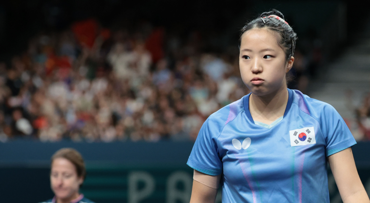 Shin Yu-bin is seen during the women's singles semifinals in table tennis at the Paris Olympics held on Friday. (Yonhap)