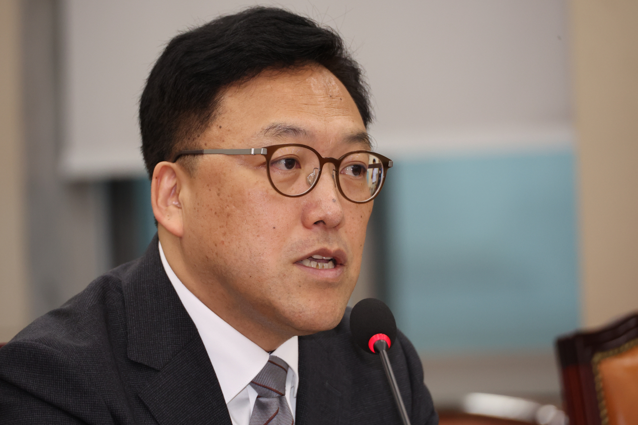 This file photo shows Kim Byoung-hwan, the head of South Korea's Financial Services Commission. (Yonhap)