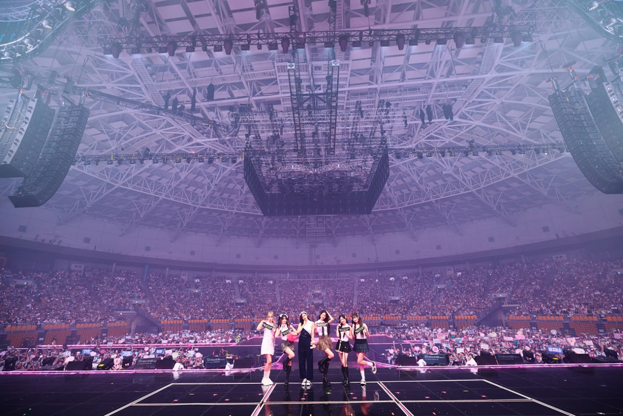 Ive poses during the group's encore world tour show in Seoul on Sunday. (Starship Entertainment)