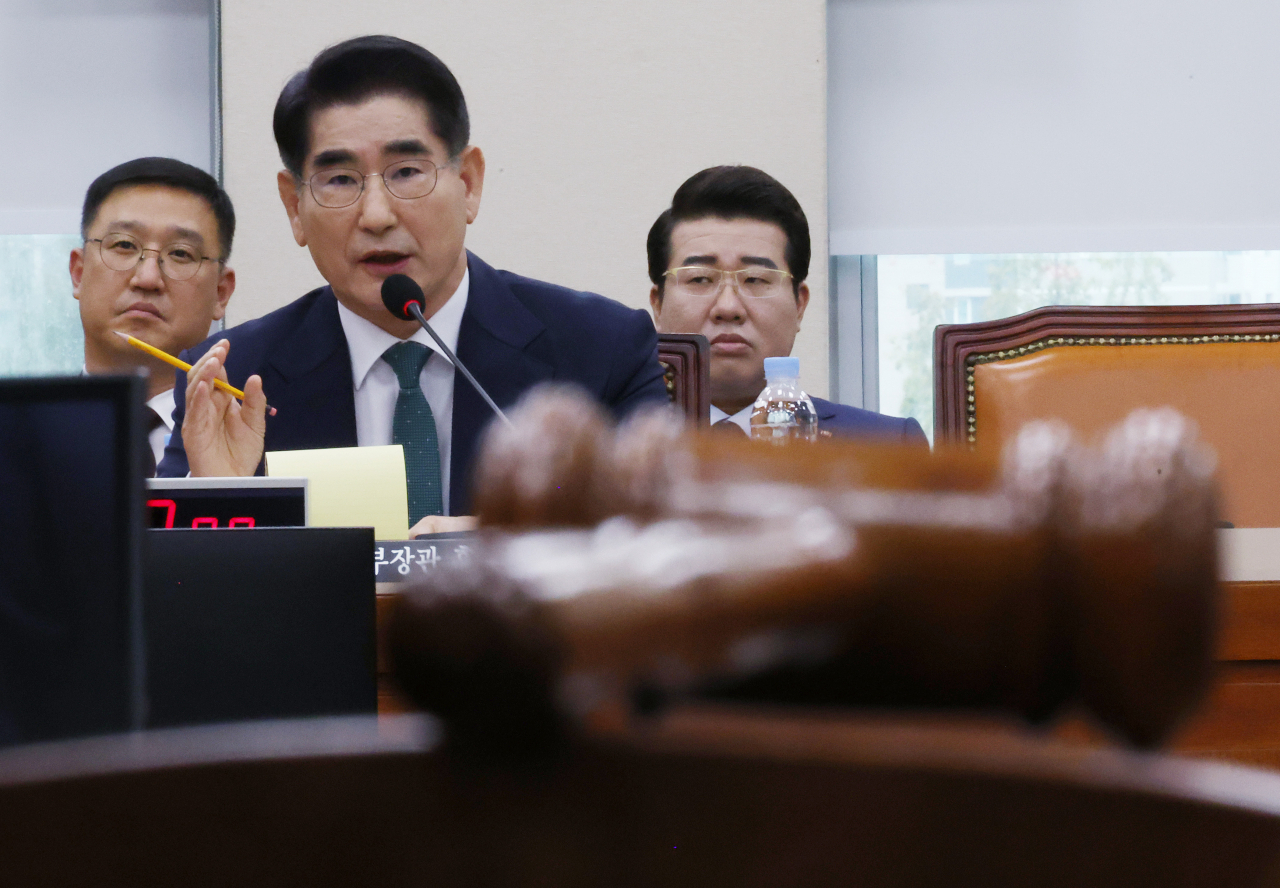 Kim Yong-hyun, the defense minister nominee, speaks during his confirmation hearing at the National Assembly on Monday. (Yonhap)