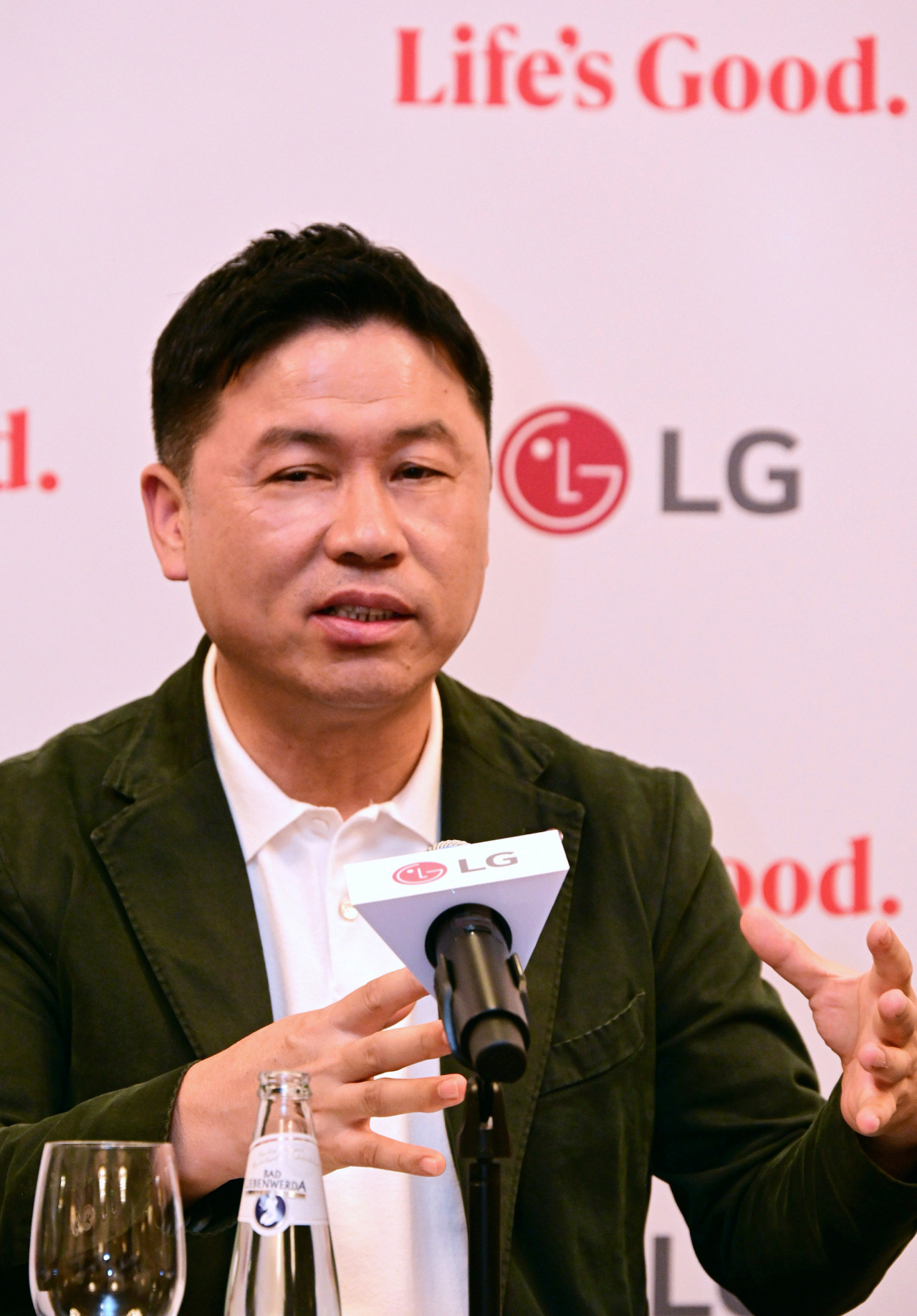 LG Electronics' home appliance business chief, Lyu Jae-cheol, speaks during a press conference held on the sidelines of the IFA trade show in Berlin on Thursday. (LG Electronics)