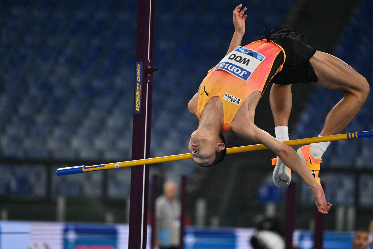 South Korea's Woo Sang-hyeok competes in the men's high jump event of the Diamond League athletics meeting at the Olympic stadium in Rome on Aug. 30. (AFP-Yonhap)