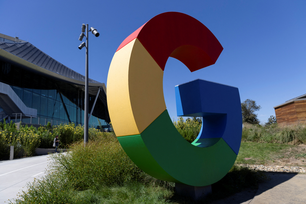 The logo of Google is seen outside Google Bay View facilities during the Made by Google event in Mountain View, California, US on Aug. 13, 2024. (Reuters-Yonhap)