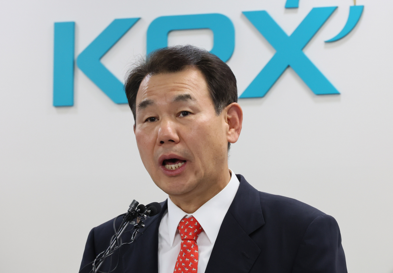 Korea Exchange CEO Jeong Eun-bo speaks at a press event held at the bourse operator’s headquarters in Yeouido, western Seoul on Tuesday. (Yonhap)