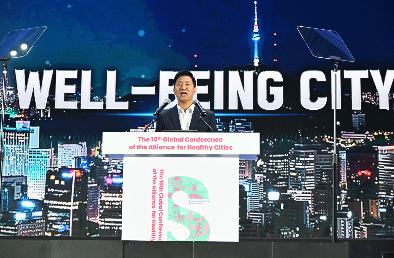 Seoul Mayor Oh Se-hoon speaks at the 10th Global Conference of the Alliance for Healthy Cities, held at Dongdaemun Design Plaza in Seoul on Wednesday. (Yonhap)