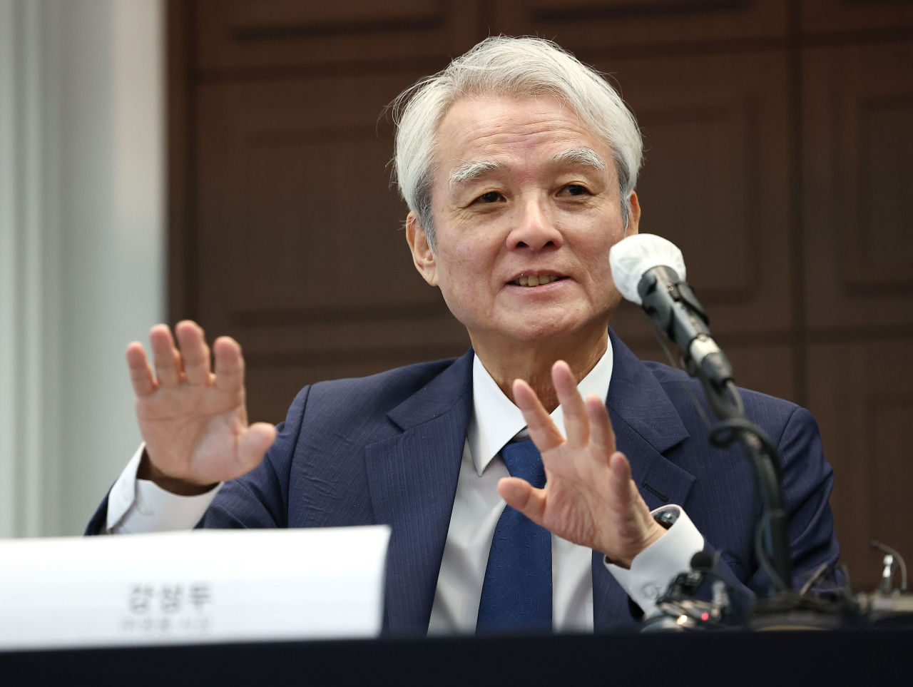 Young Poong President Kang Seong-doo speaks at a press conference held in central Seoul Friday. (Yonhap)