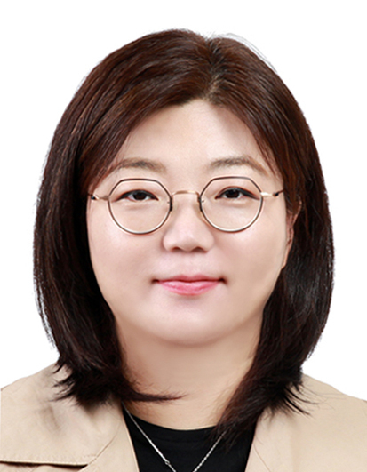 Ador CEO Kim Ju-young (Hybe)