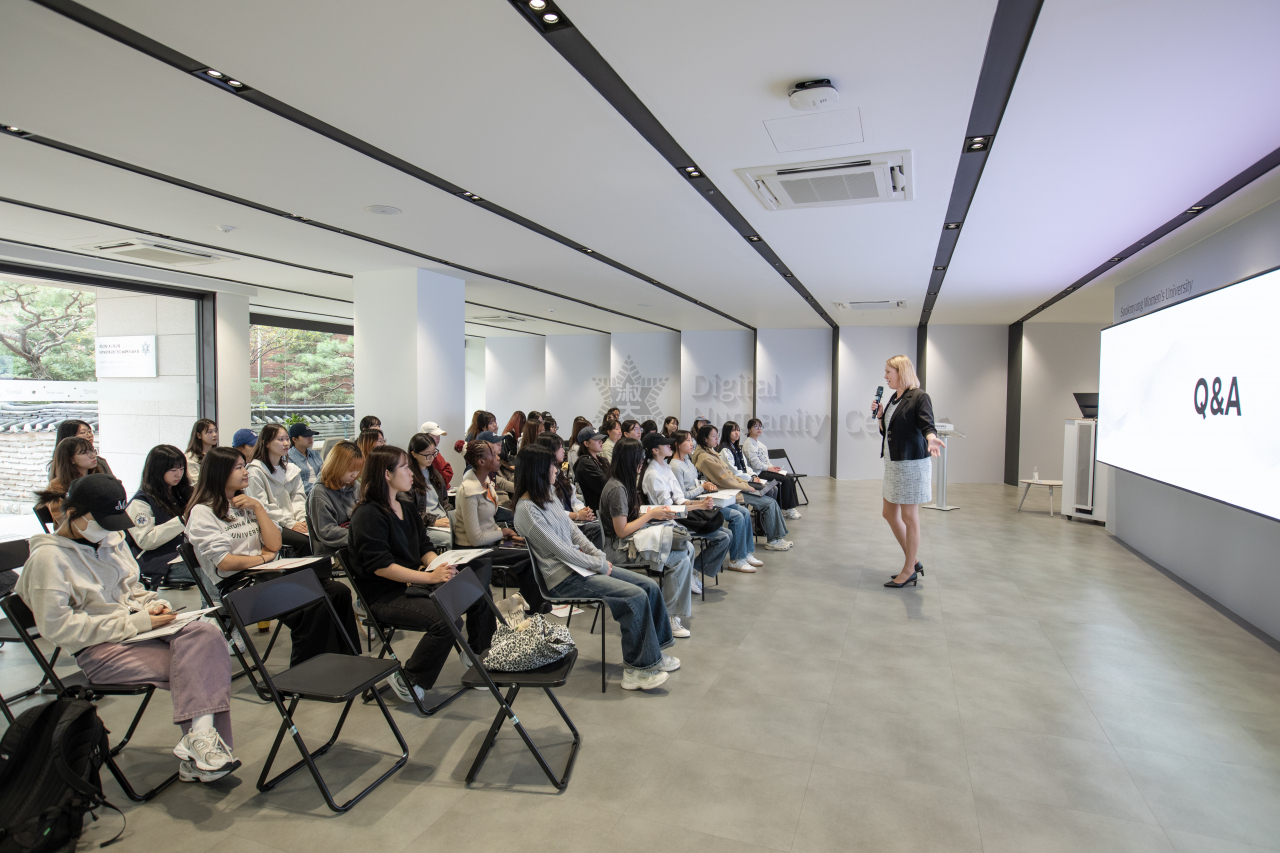 ABB Chief Commercial Officer Karen Bomber gives a special lecture to students at Sookmyung Women's University in Seoul on Monday. (ABB)