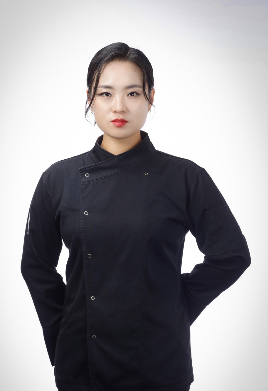 Chef Jung Ji-sun (Tian Mimi)