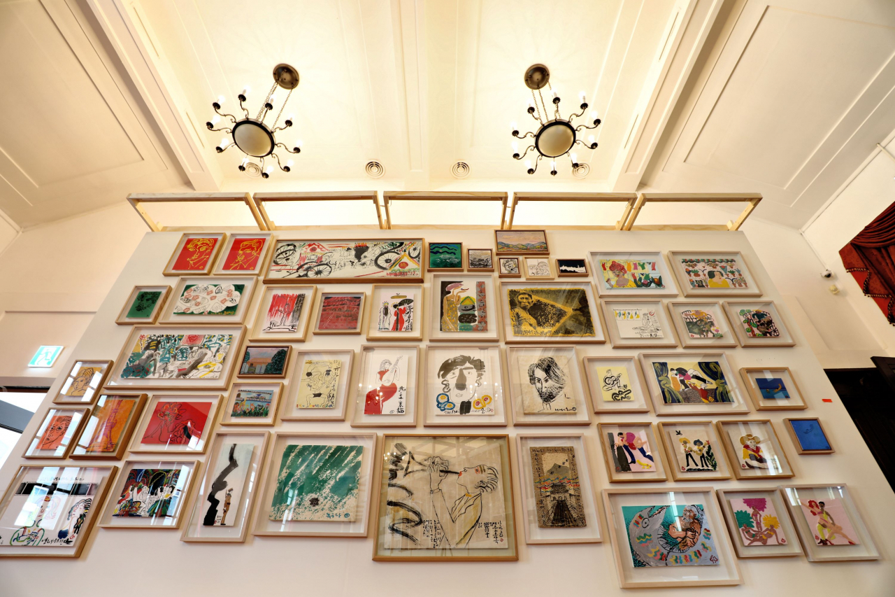 An installation view of Kim Byung-jong's illustrations at the exhibition “The Rhapsody of Life: A Half-Century Art Archive of Kim Byung-jong” at Culture Station Seoul 284 in Seoul (Provided by Korea Craft and Design Foundation)