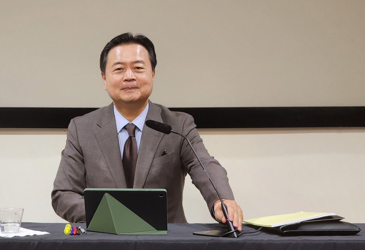 This file photo, taken Sept. 25, shows South Korean Ambassador to the United States Cho Hyun-dong speaking during a meeting with reporters in Washington, D.C. (Yonhap)