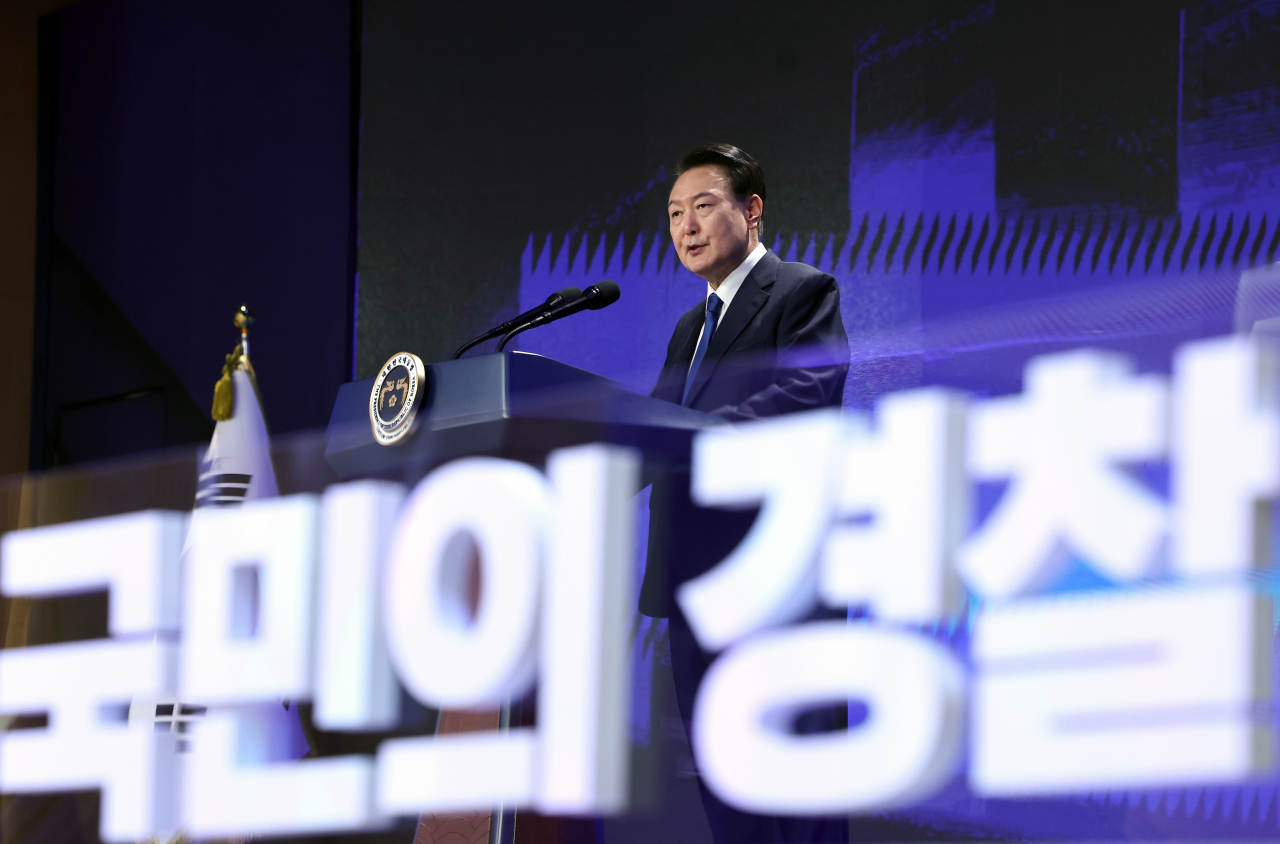 President Yoon Suk Yeol speaks at the 79th Police Day ceremony held at the Korean National Police Agency in Seodaemun-gu, Seoul, on Monday. (Pool photo via Yonhap)