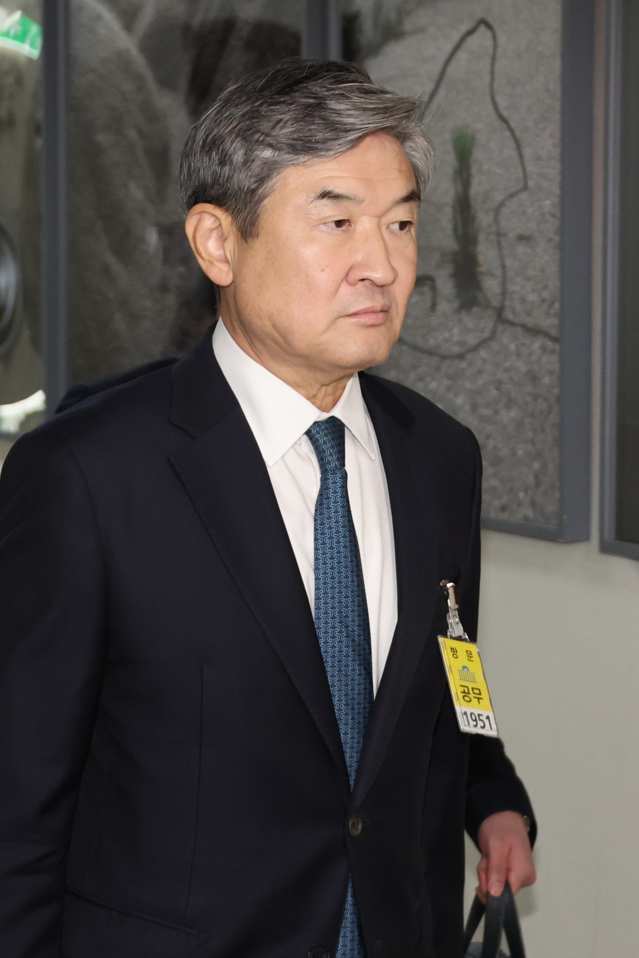 Cho Tae-yong, the director of the National Intelligence Service, arrives at the National Assembly to brief lawmakers on Wednesday. (Yonhap)