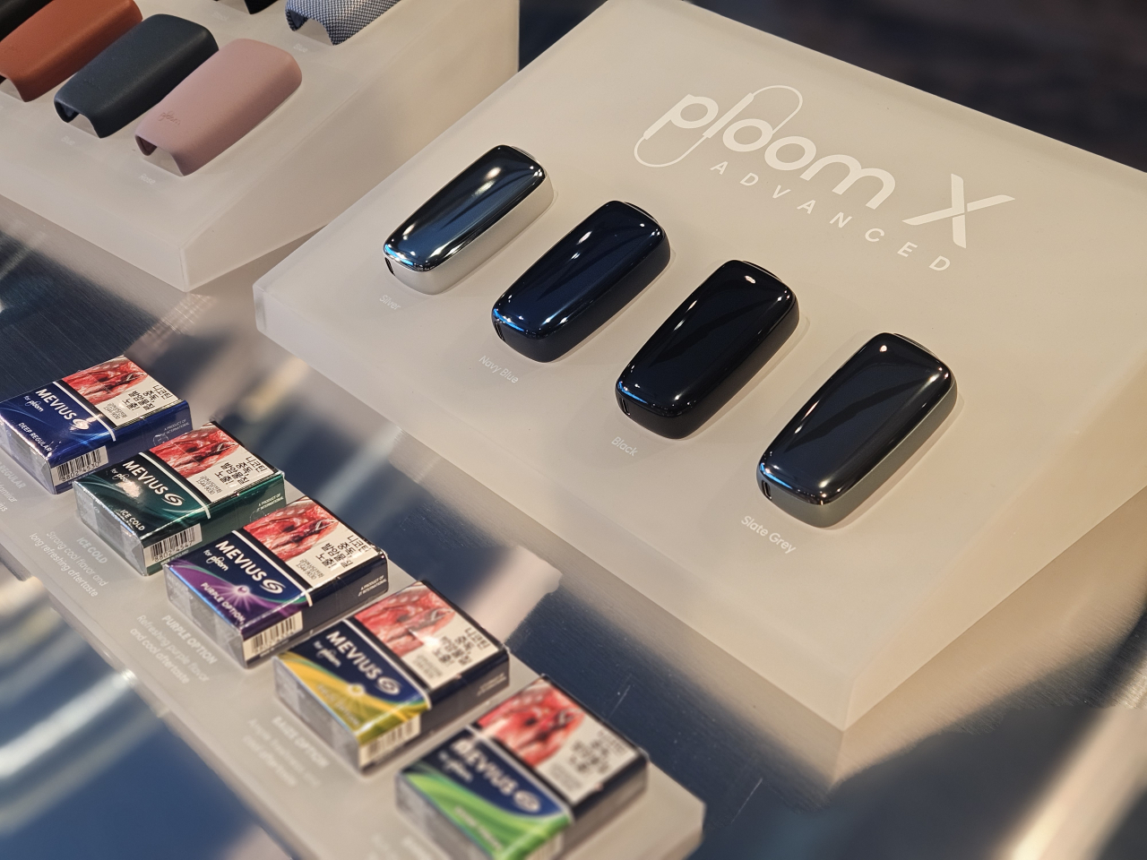 JTI Korea's Ploom X Advanced and its exclusive Mevius sticks (Kim Hae-yeon/The Korea Herald)