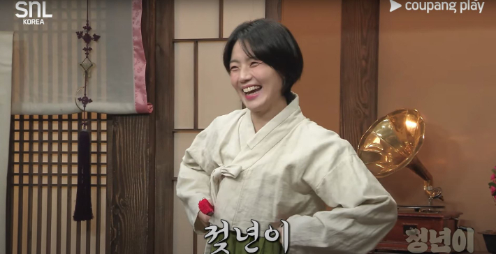 Comedian Ahn Young-mi as Jung-nyeon from tvN series 