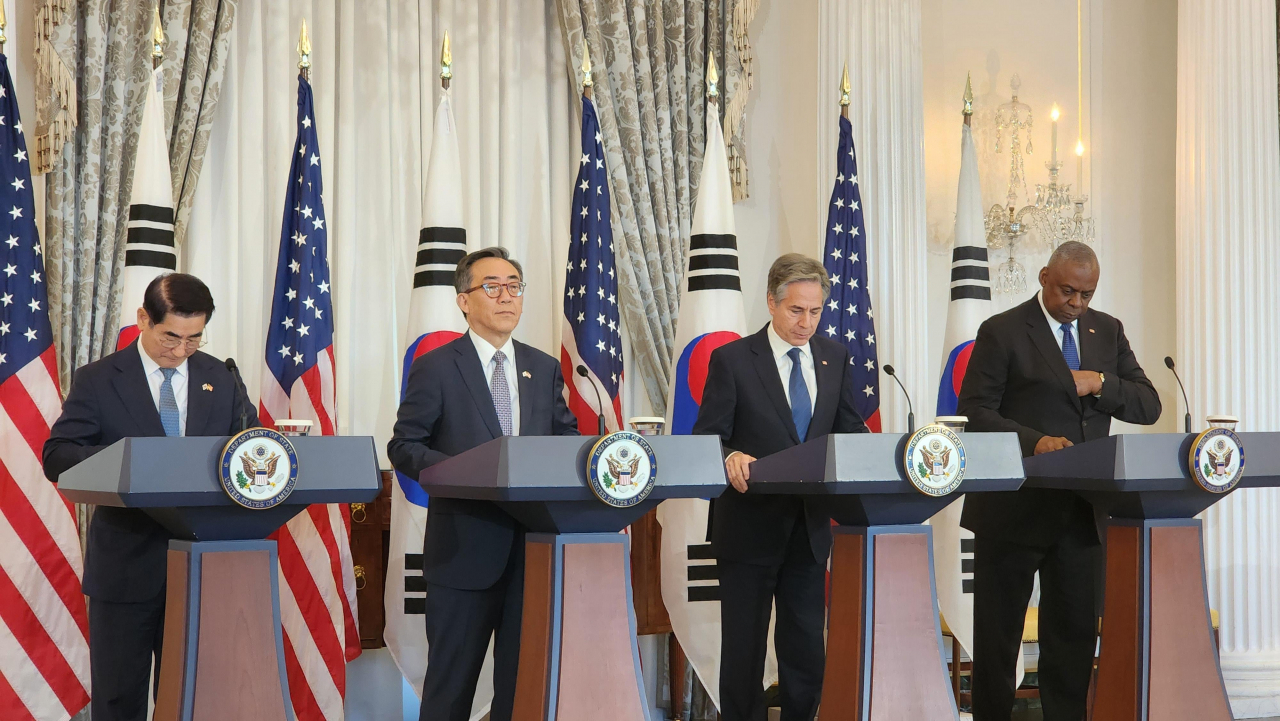 South Korean Foreign Minister Cho Tae-yul, Defense Minister Kim Yong-hyun and US Secretary of State Antony Blinken and Defense Secretary Lloyd Austin attend a press conference at the State Department on Thursday. (Yonhap)