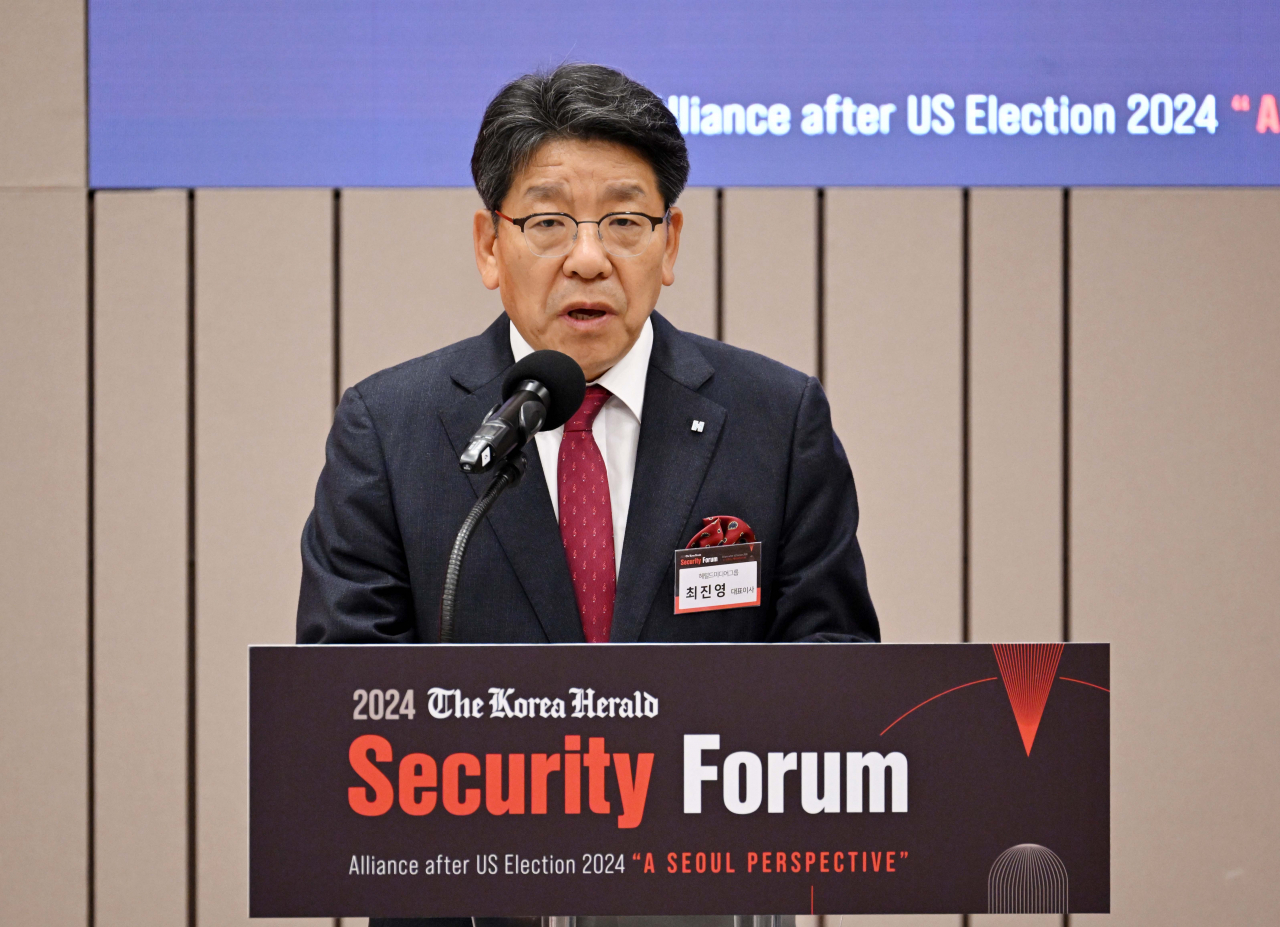 Choi Jin-young, CEO and publisher of Herald Media Group, delivers his opening speech at the Korea Herald Security Forum on Wednesday. (Lee Sang-sub/ The Korea Herald)