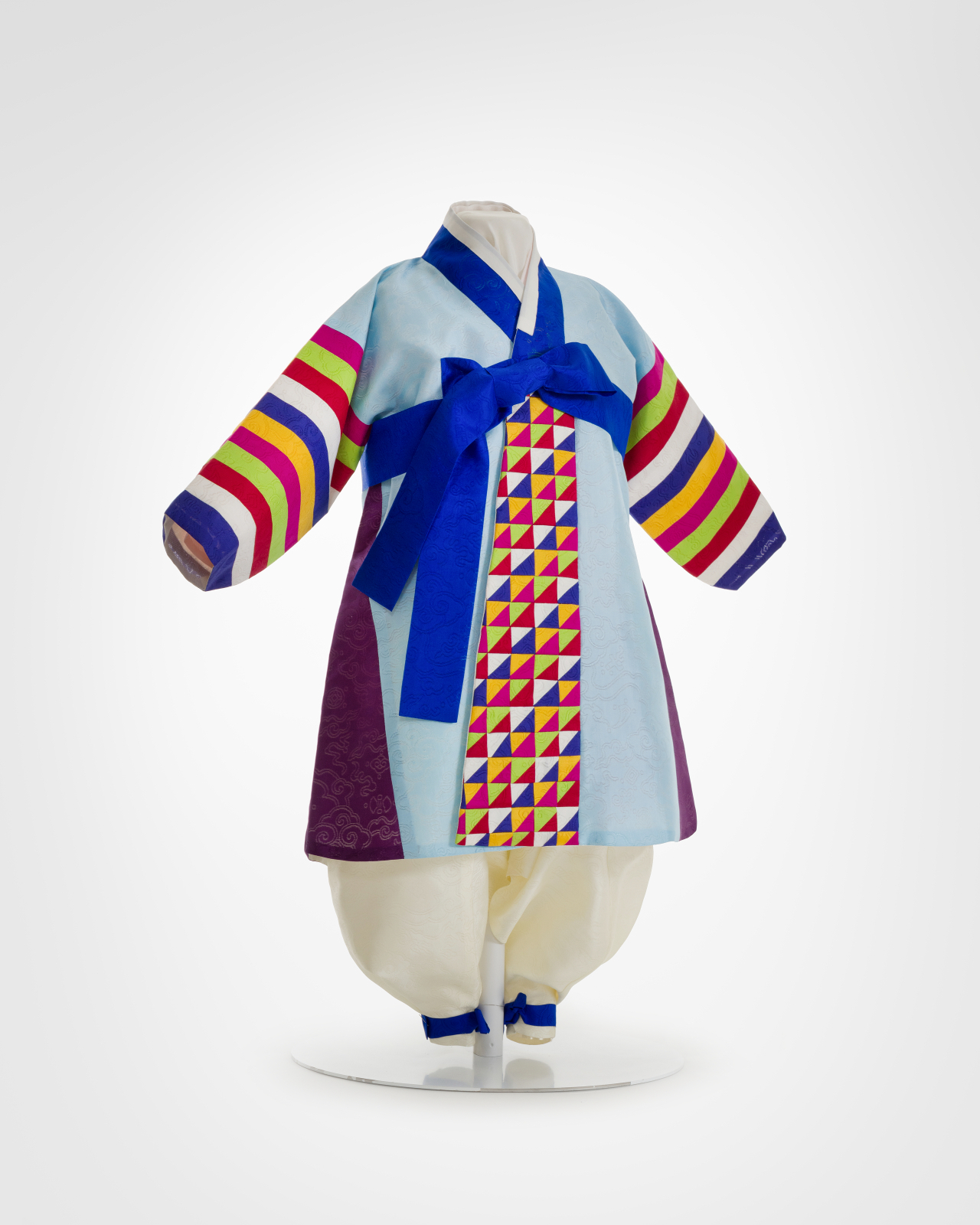 “Durumagi,” a jacket worn over hanbok, made by Korea National University of Heritage students. (KNUH)