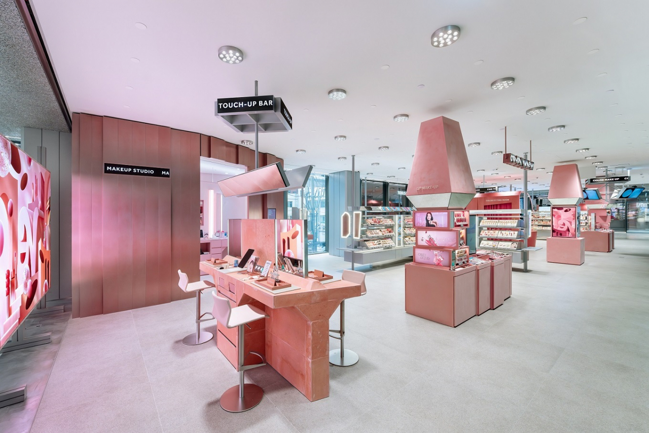 Image of the Makeup Studio Zone at Olive Young N Seongsu in Seoul (CJ Olive Young)