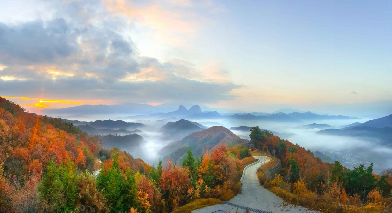 Fall foliage at Maisan in Jinan, North Jeolla Province (Korea Tourism Organization)