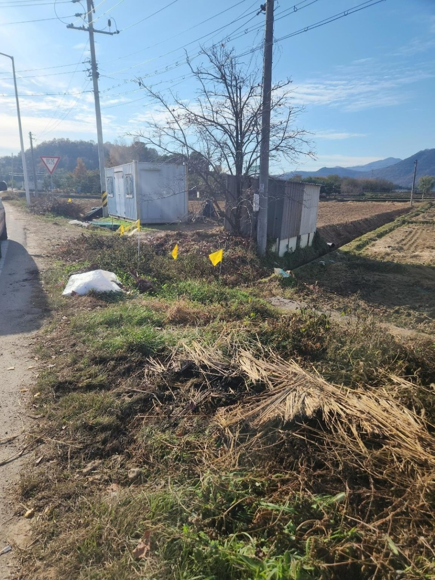 A rice paddy set on fire by members of the North Gyeongsang Provincial Council. (Photo courtesy of the firefighters union of the North Gyeongsang branch of the Confederation of Korean Government Employees' Unions)