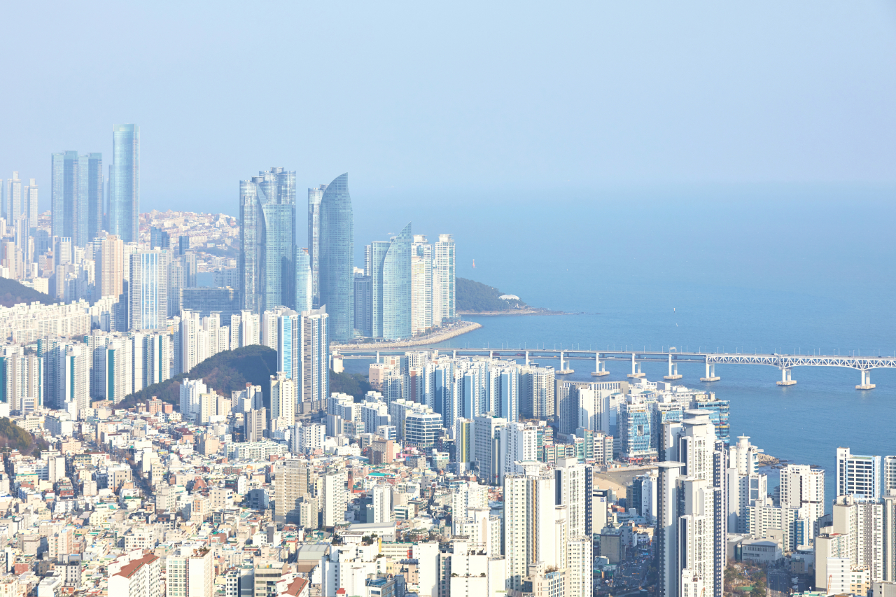 This photo shows apartment complexes in Busan. (Getty images bank)