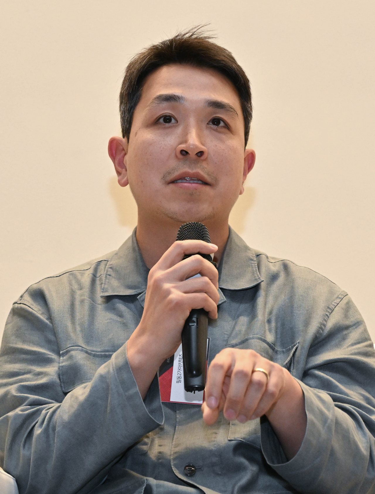 Cho Kyung-bin, CEO of Pildong2ga Architects, speaks at the “Architecture Talk: More Than APT” forum held at Seosomun Shrine History Museum, Seoul, Wednesday. (Im Se-jun/The Korea Herald)