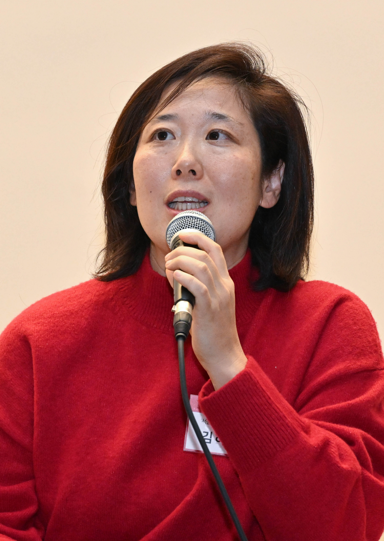 Kim Hana, director at Seoul Social Standard, speaks at the “Architecture Talk: More Than APT” forum held at Seosomun Shrine History Museum, Seoul, Wednesday. (Im Se-jun/The Korea Herald)