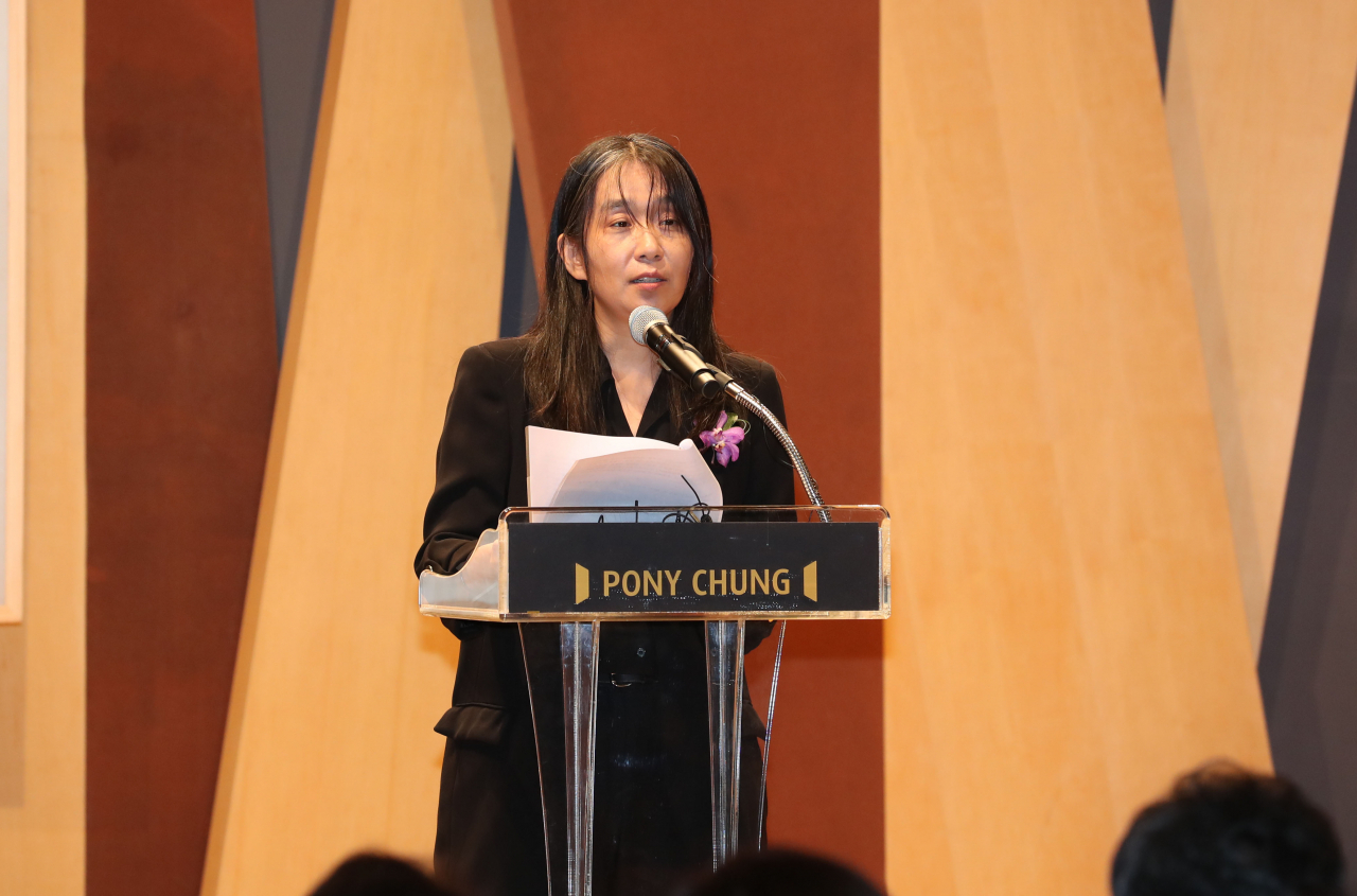 Nobel laureate Han Kang attends the Pony Chung Innovation Award ceremony at Pony Chung Hall in Seoul’s Gangnam district on Oct. 17. (Joint Press Corps)